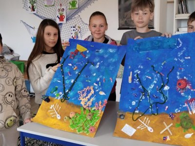 Moře z odpadků – společná koláž 5. třídy