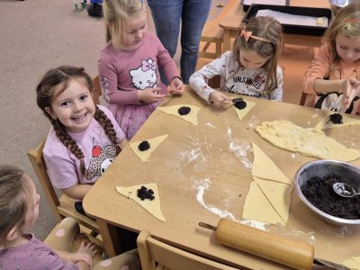 Pečení koláčů ve III. třídě