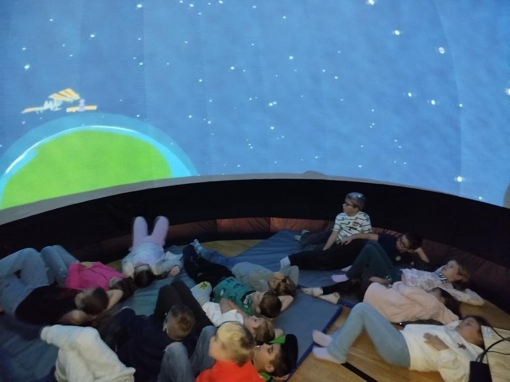 Mobilní planetárium v naší škole